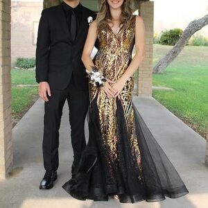 EUC Gold & Black Sequined Prom Dress Sz Med.